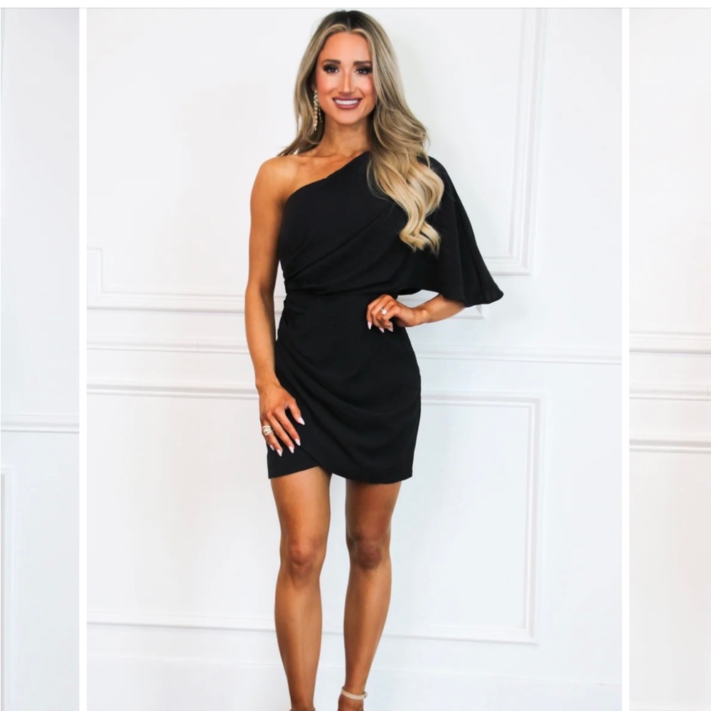 NWOT, one shoulder black dress, large